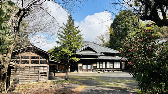 【押沼城跡に佇む和の邸宅】ケヤキ材を活かした重厚な建築美。ちはら台近接の利便と、敷地広大な私邸